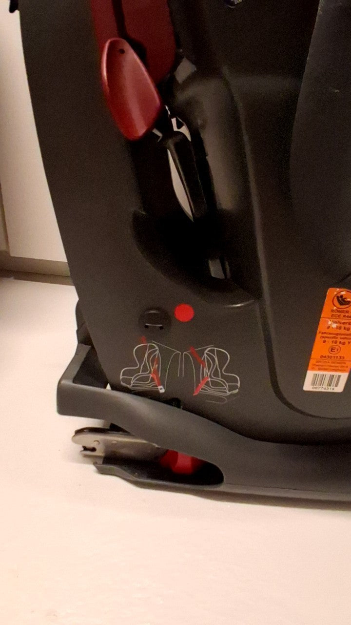 Britax Römer Kinderautositz Grau