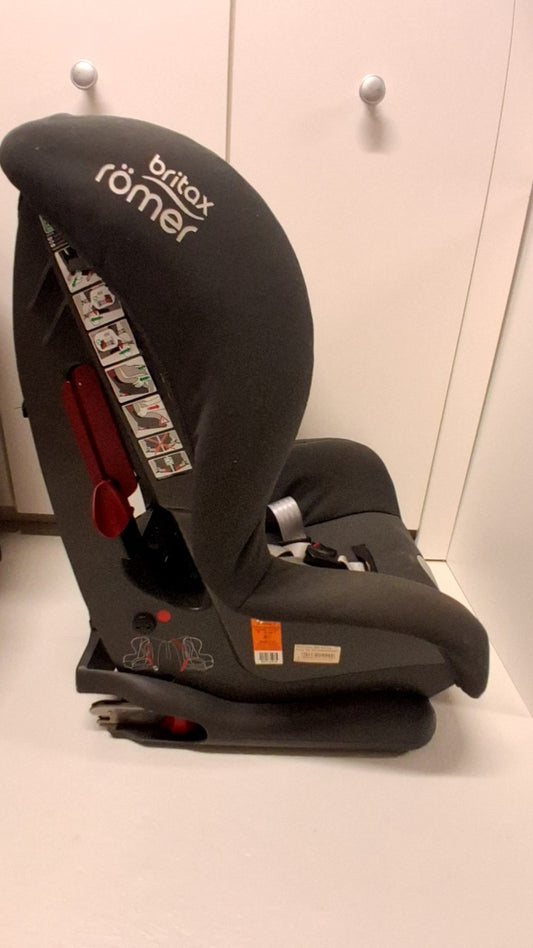 Britax Römer Kinderautositz Grau